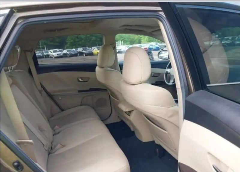 Thumbnail 5 of 2011 Toyota Venza XLE
